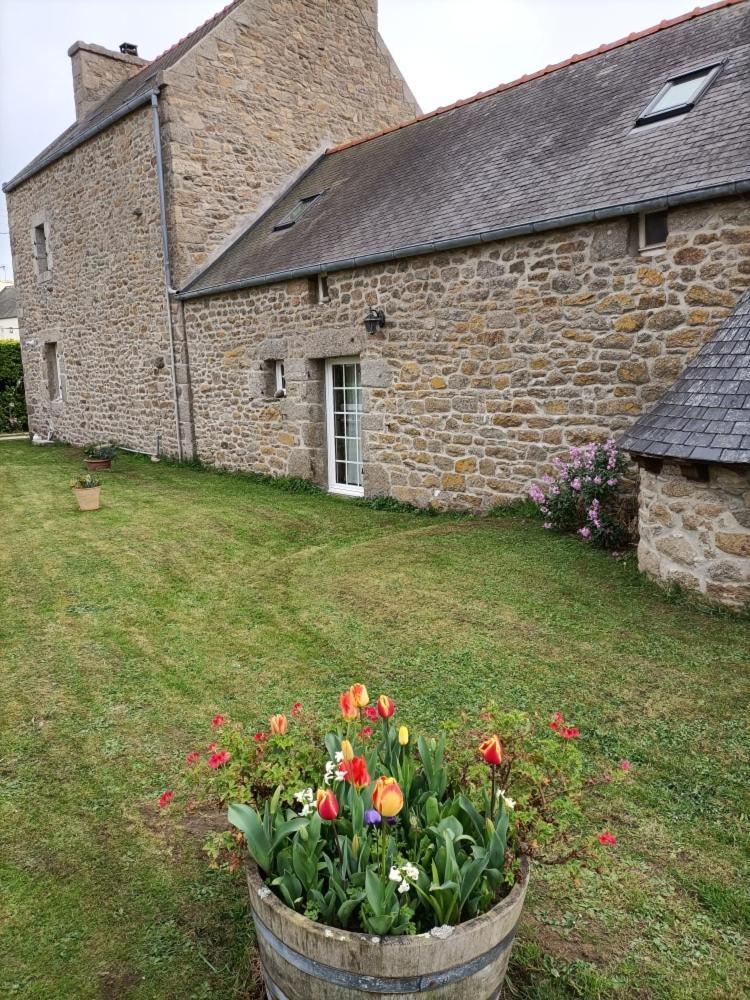 Oudoty Bed and Breakfast Kerlouan Eksteriør billede