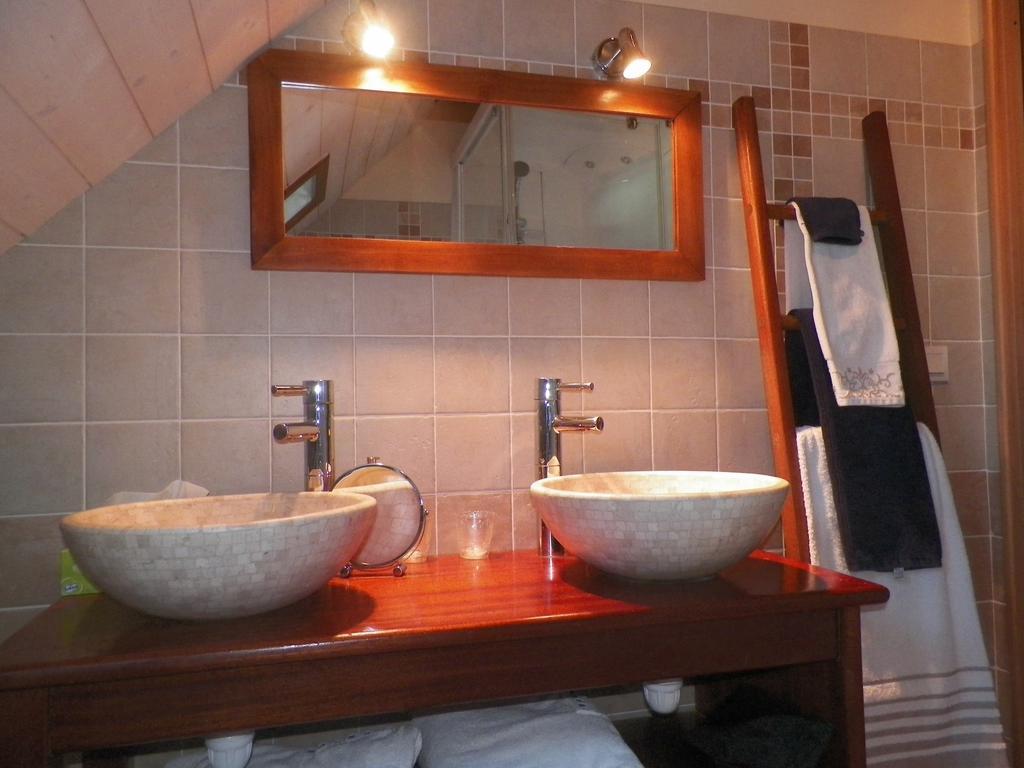 Oudoty Bed and Breakfast Kerlouan Eksteriør billede